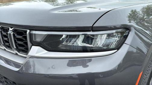 Metallic 2026 Jeep Grand Cherokee Limited
