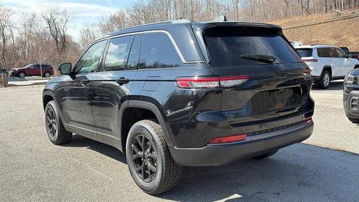 2026 Jeep Grand Cherokee Laredo