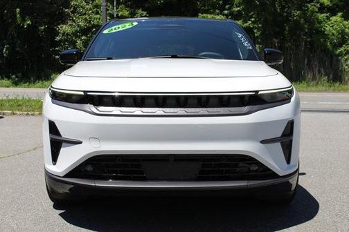 Bright White Clearcoat 2024 Jeep Wagoneer S Launch Edition