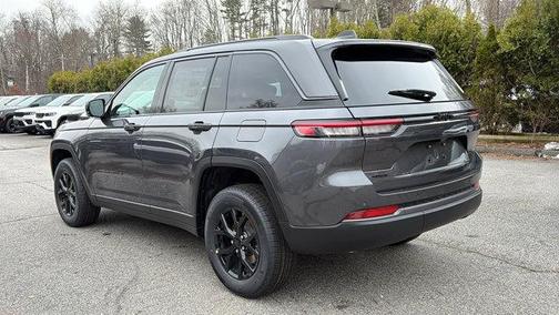 Metallic 2026 Jeep Grand Cherokee Laredo
