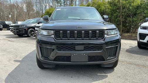 Diamond Black 2026 Jeep Grand Cherokee Laredo
