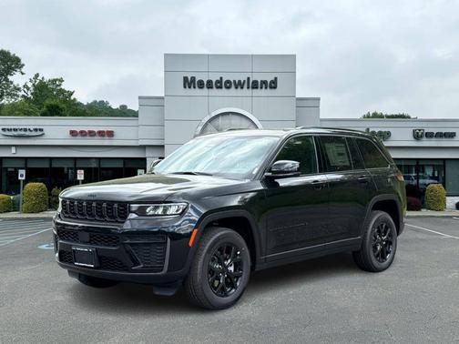 Diamond Black 2026 Jeep Grand Cherokee Laredo