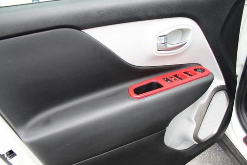 Alpine White Clearcoat 2022 Jeep Renegade Limited