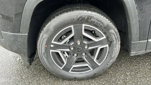 Diamond Black 2026 Jeep Cherokee LAREDO/LIMITED