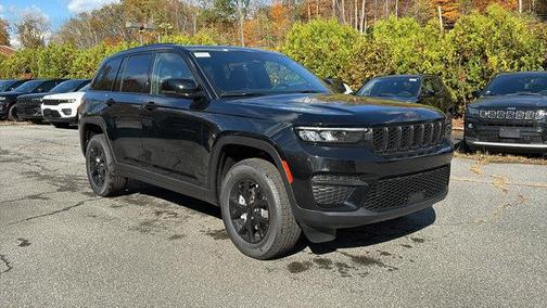 2025 Jeep Grand Cherokee Laredo