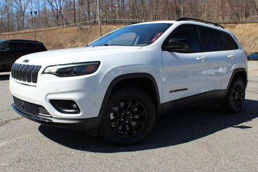 2023 Jeep Cherokee Altitude Lux