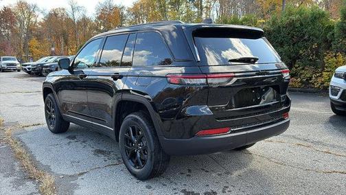 2025 Jeep Grand Cherokee Laredo