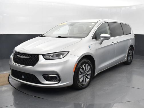 2022 Chrysler Pacifica Hybrid Touring L
