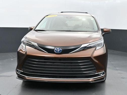 2024 Toyota Sienna XLE