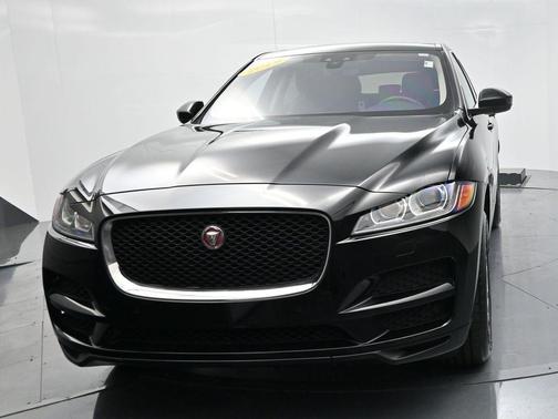2019 Jaguar F-PACE 30t Prestige