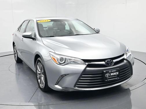 Celestial Silver Metallic 2017 Toyota Camry XLE
