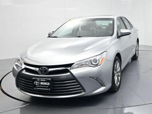 Celestial Silver Metallic 2017 Toyota Camry XLE