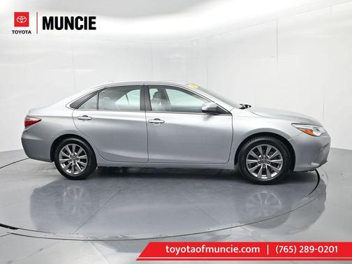 Celestial Silver Metallic 2017 Toyota Camry XLE
