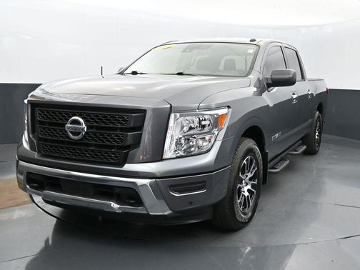 2021 Nissan Titan SV