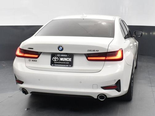 2019 BMW 330 i xDrive