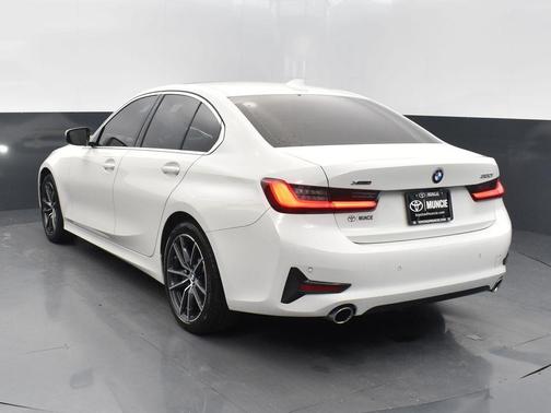 2019 BMW 330 i xDrive