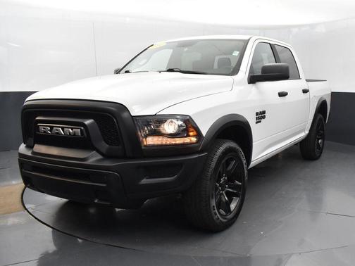 2024 RAM 1500 Classic Warlock Crew Cab 4x4 5'7' Box