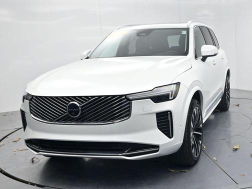 2025 Volvo XC90 B5 Plus 7-Seater