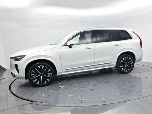 2025 Volvo XC90 B5 Plus 7-Seater