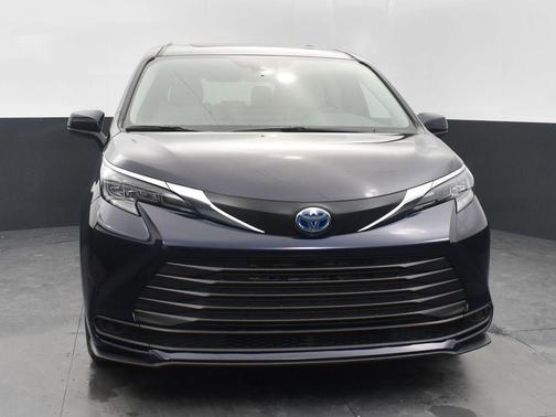 Blueprint 2025 Toyota Sienna LE