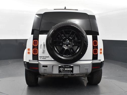 2024 Land Rover Defender P300