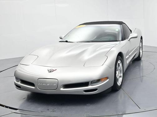 Ricochet Silver Metallic 2004 Chevrolet Corvette Base