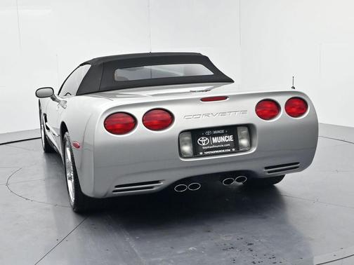 Ricochet Silver Metallic 2004 Chevrolet Corvette Base