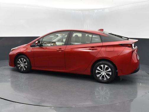 2020 Toyota Prius LE