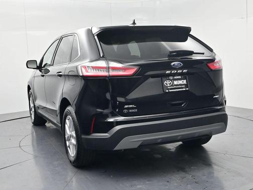 Black Metallic 2024 Ford Edge SEL