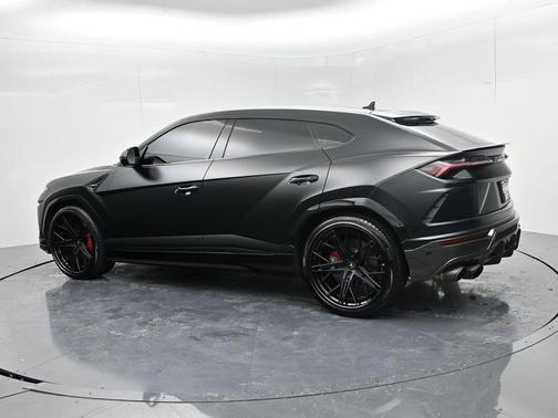 2020 Lamborghini Urus Base