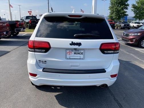Bright White Clearcoat 2018 Jeep Grand Cherokee Altitude