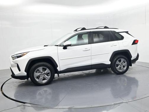 Ice Cap 2024 Toyota RAV4 XLE