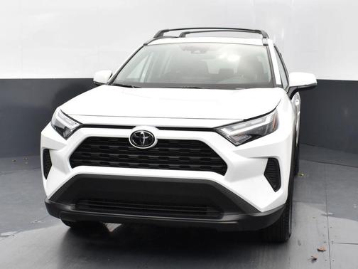 Ice Cap 2024 Toyota RAV4 XLE