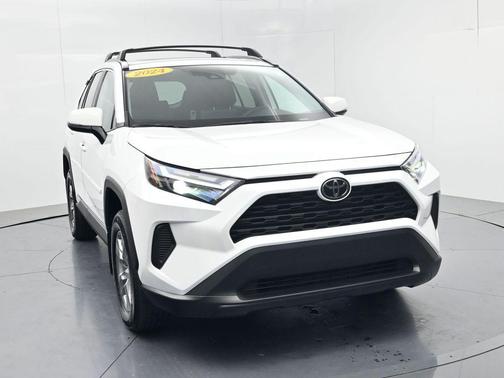 Ice Cap 2024 Toyota RAV4 XLE