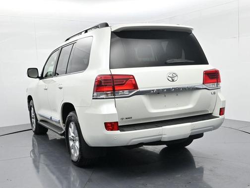 2017 Toyota Land Cruiser Base