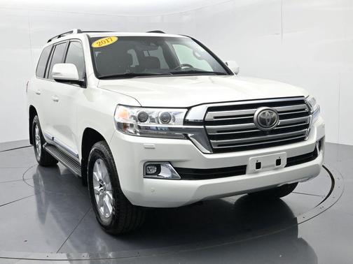 2017 Toyota Land Cruiser Base