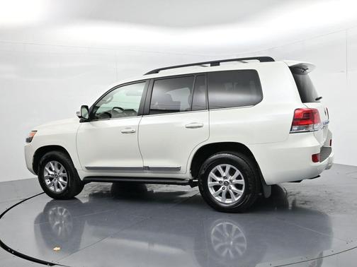 2017 Toyota Land Cruiser Base