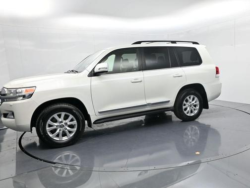 2017 Toyota Land Cruiser Base
