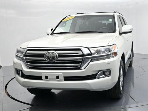 2017 Toyota Land Cruiser Base