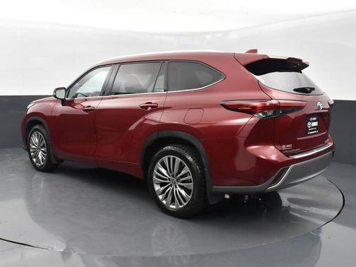 2021 Toyota Highlander Hybrid Platinum