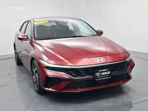 2025 Hyundai ELANTRA SEL