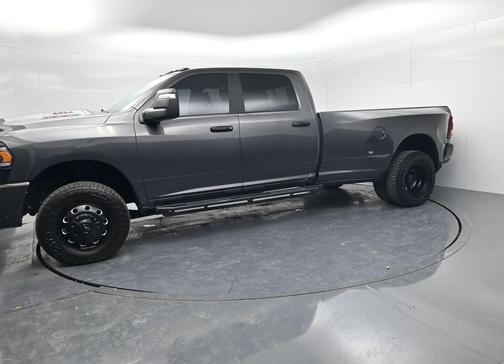 2023 RAM 3500 Laramie Crew Cab 4x4 8' Box