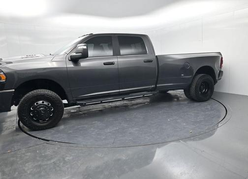2023 RAM 3500 Laramie Crew Cab 4x4 8' Box