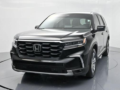 2023 Honda Pilot AWD EX-L 8 Passenger