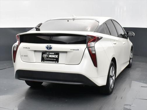 2016 Toyota Prius Three