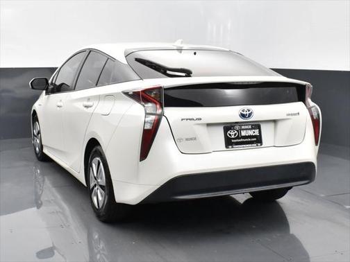 2016 Toyota Prius Three