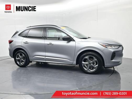 Iconic Silver Metallic 2024 Ford Escape ST-Line