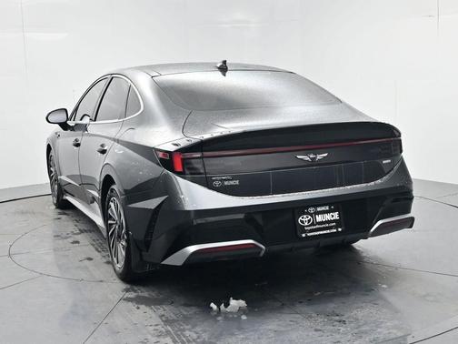 2026 Hyundai SONATA Hybrid SE