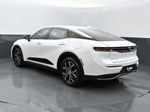 Oxygen White 2024 Toyota Crown XLE