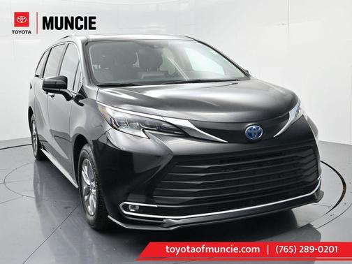 2024 Toyota Sienna XLE